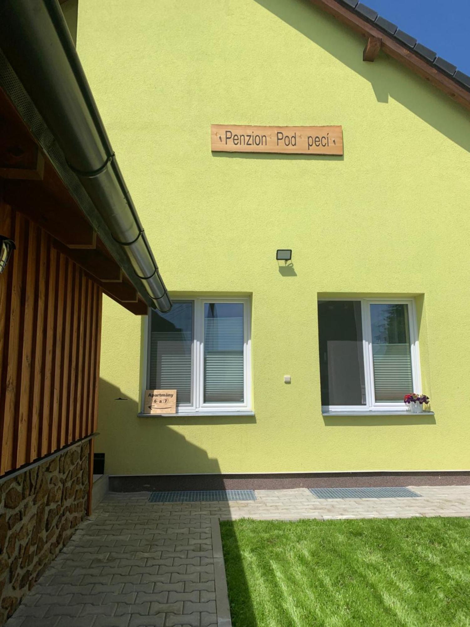 Penzion Pod Peci Lenora Екстериор снимка